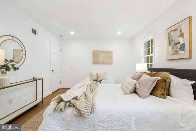 4512 VAN NESS ST NW, Washington, DC 20016