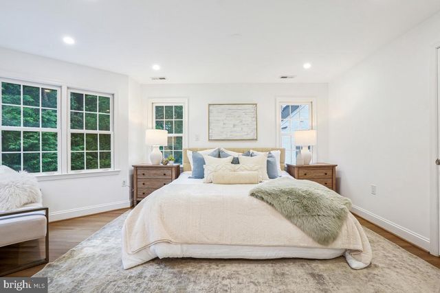 4512 VAN NESS ST NW, Washington, DC 20016