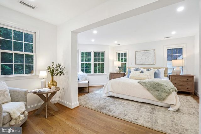 4512 VAN NESS ST NW, Washington, DC 20016