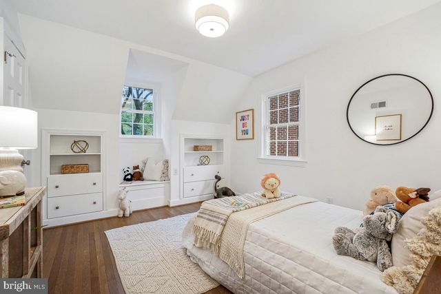 4512 VAN NESS ST NW, Washington, DC 20016