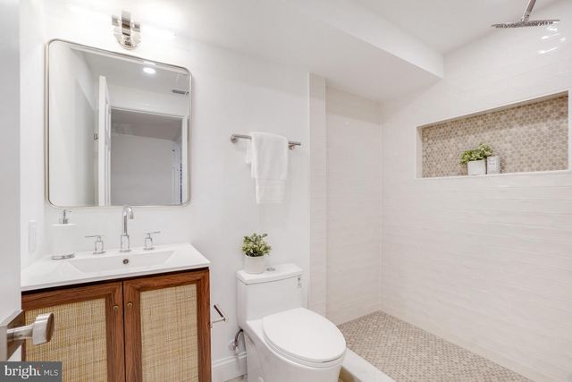 4512 VAN NESS ST NW, Washington, DC 20016