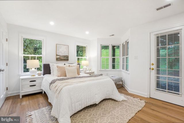 4512 VAN NESS ST NW, Washington, DC 20016