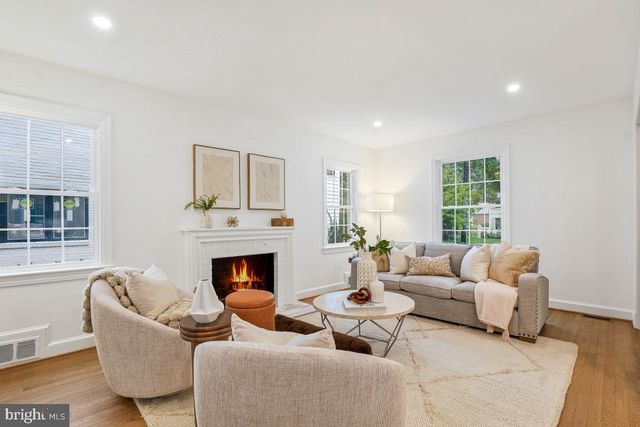 4512 VAN NESS ST NW, Washington, DC 20016