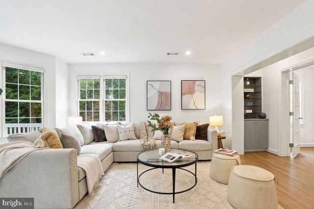 4512 VAN NESS ST NW, Washington, DC 20016