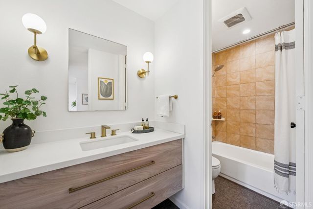 5330 Diamond Heights Boulevard J301, San Francisco, CA 94131