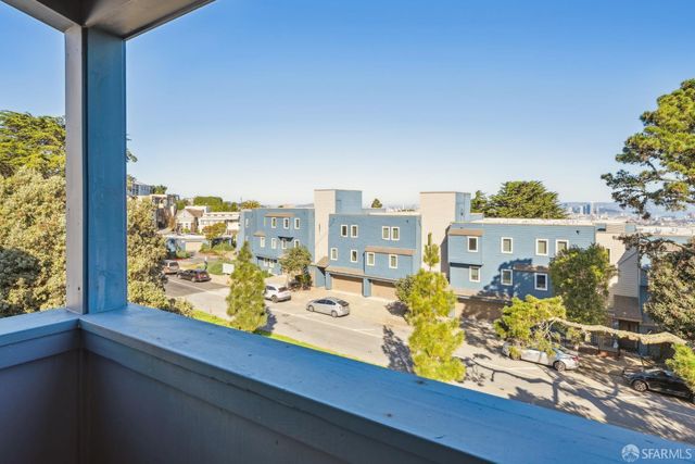 5330 Diamond Heights Boulevard J301, San Francisco, CA 94131