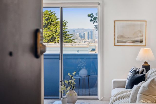 5330 Diamond Heights Boulevard J301, San Francisco, CA 94131