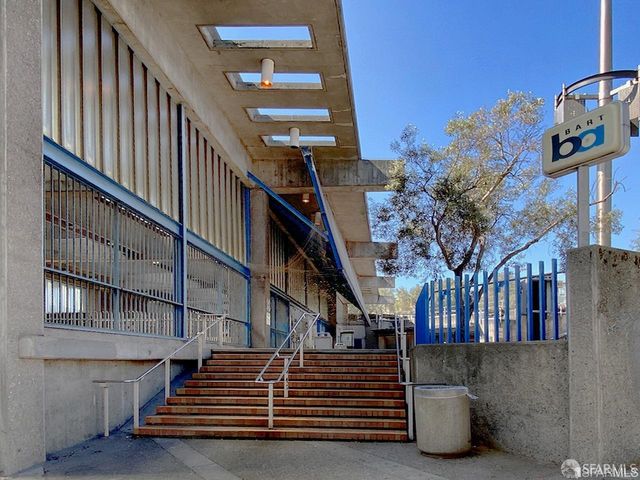 5330 Diamond Heights Boulevard J301, San Francisco, CA 94131