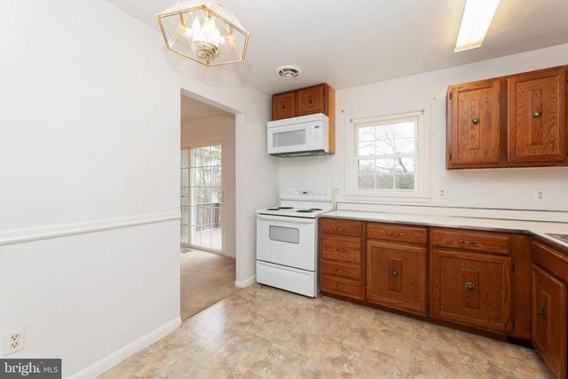 13871 LANGSTONE DR, Woodbridge, VA 22193