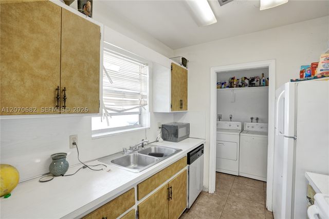 5706-5708 Lincoln St 1-2, Hollywood, FL 33021