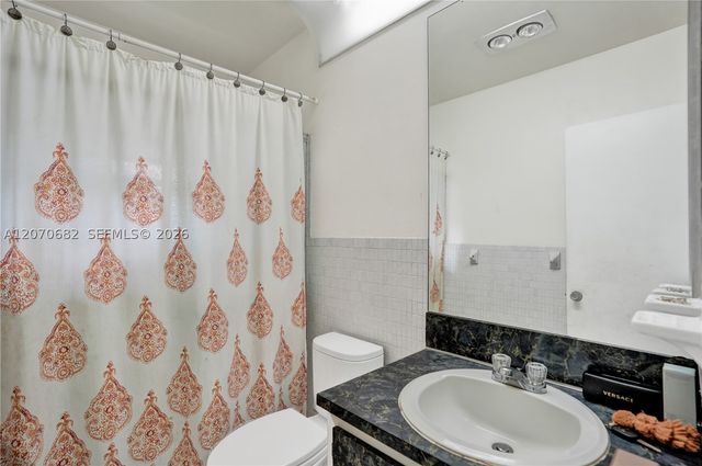 5706-5708 Lincoln St 1-2, Hollywood, FL 33021