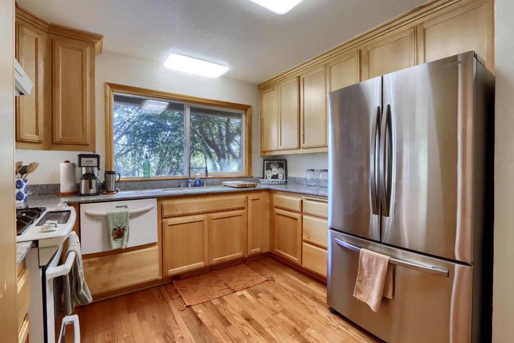 Image 14 of property listing at 5840 Evergreen Lane, Mariposa, CA 95338