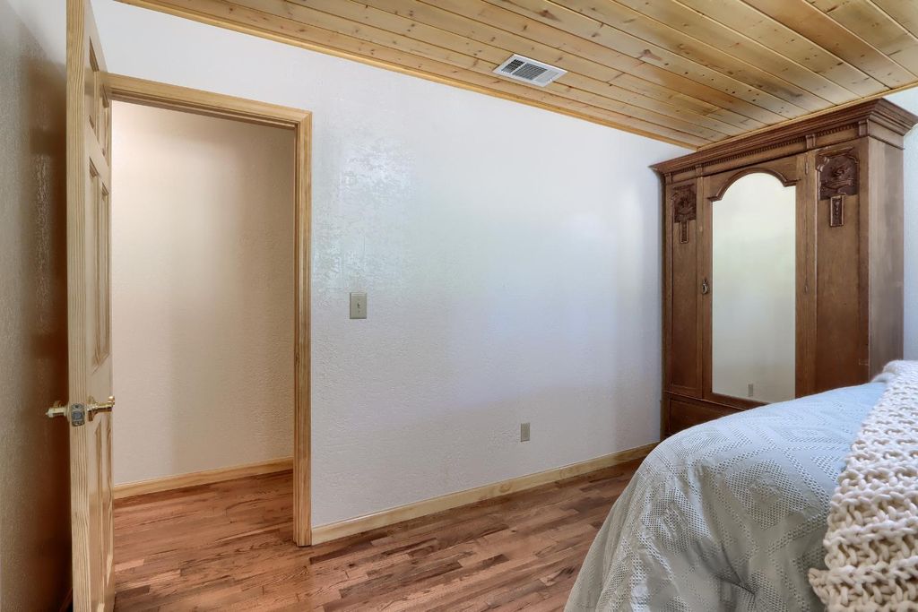 Image 26 of property listing at 5840 Evergreen Lane, Mariposa, CA 95338