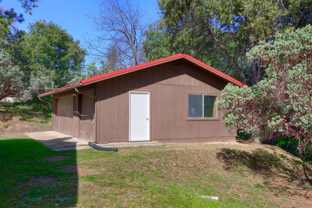 Image 38 of property listing at 5840 Evergreen Lane, Mariposa, CA 95338
