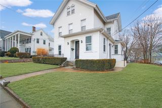 39 Grove Avenue, Westerly, RI 02891