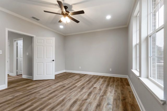 106 Royal St, Gilmer, TX 75645