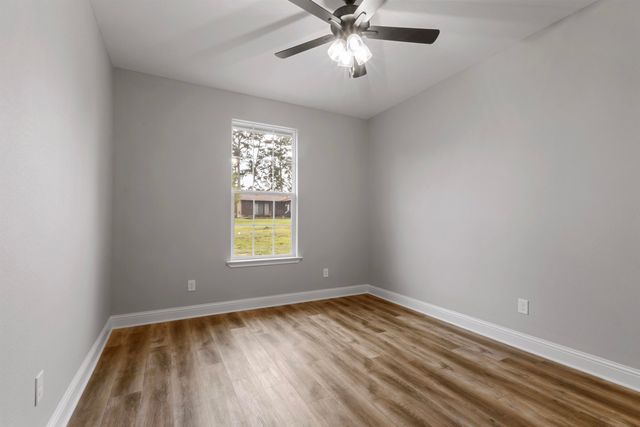 106 Royal St, Gilmer, TX 75645