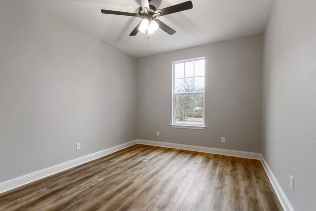 106 Royal St, Gilmer, TX 75645