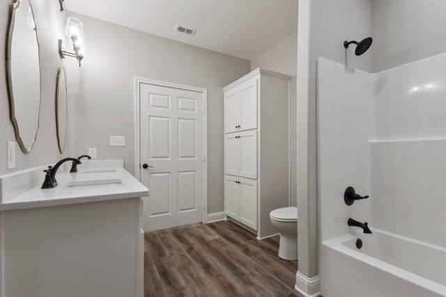 106 Royal St, Gilmer, TX 75645