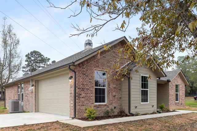 106 Royal St, Gilmer, TX 75645