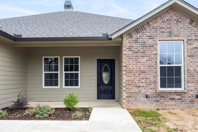 106 Royal St, Gilmer, TX 75645