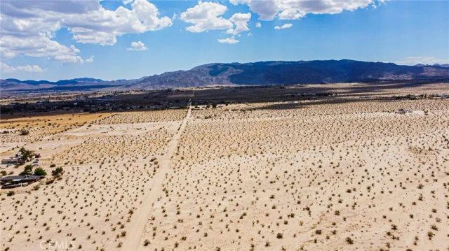 73220 Didsbury, 29 Palms, CA 92277