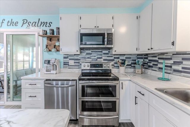 5261 CIRCLE DRIVE, Weeki Wachee, FL 34607