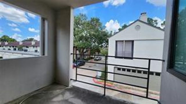 2616 Bering Drive 2616, Houston, TX 77057