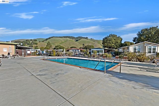 711 Old Canyon Rd. 69, Fremont, CA 94536