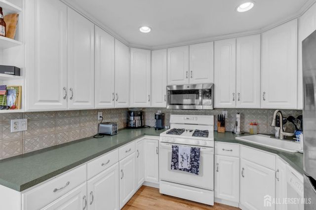 61 Cypress Drive, Colonia, NJ 07067