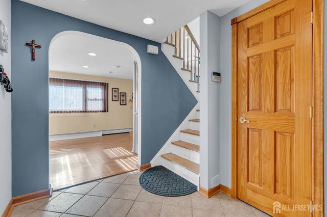 61 Cypress Drive, Colonia, NJ 07067