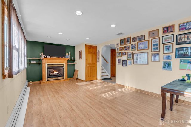 61 Cypress Drive, Colonia, NJ 07067