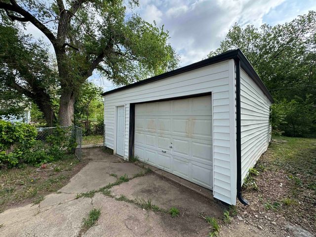 1134 N Green St, Wichita, KS 67214