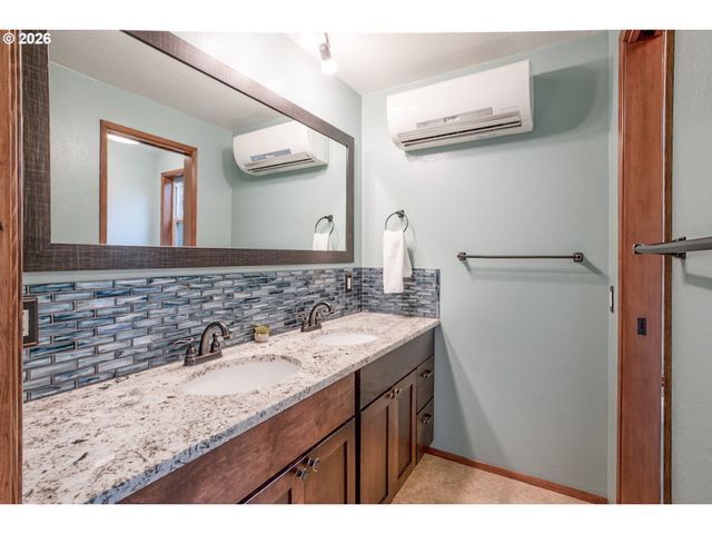 475 BANTON Ave, Eugene, OR 97404