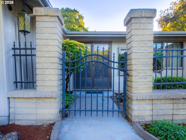 475 BANTON Ave, Eugene, OR 97404