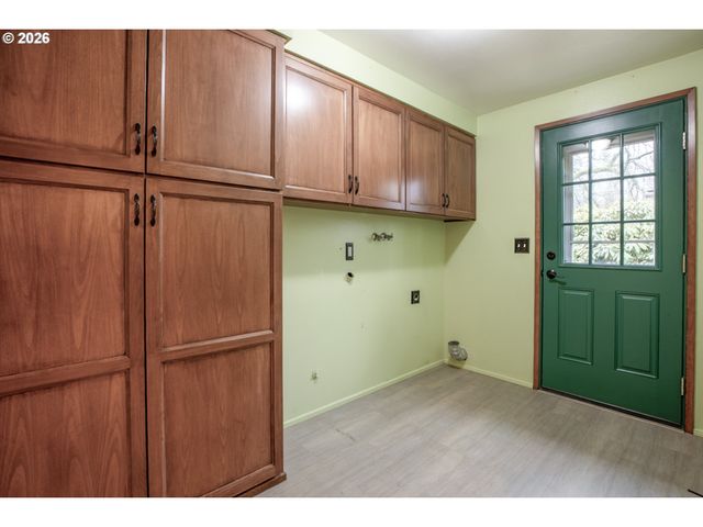 475 BANTON Ave, Eugene, OR 97404