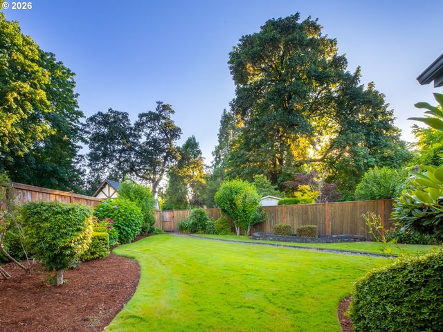 475 BANTON Ave, Eugene, OR 97404