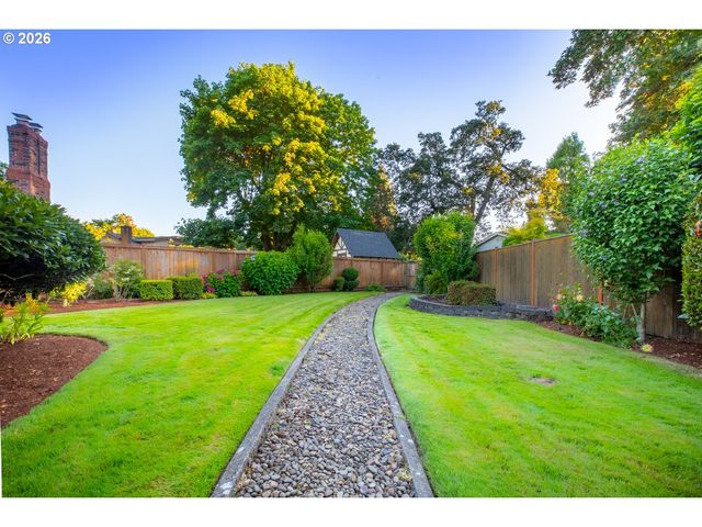 475 BANTON Ave, Eugene, OR 97404