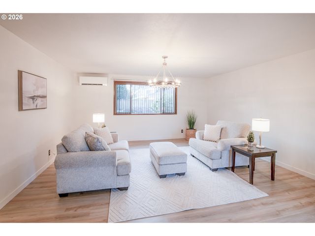 475 BANTON Ave, Eugene, OR 97404