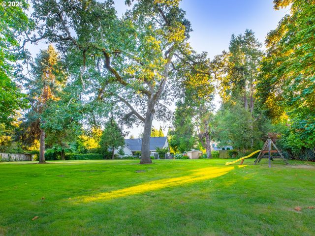 475 BANTON Ave, Eugene, OR 97404