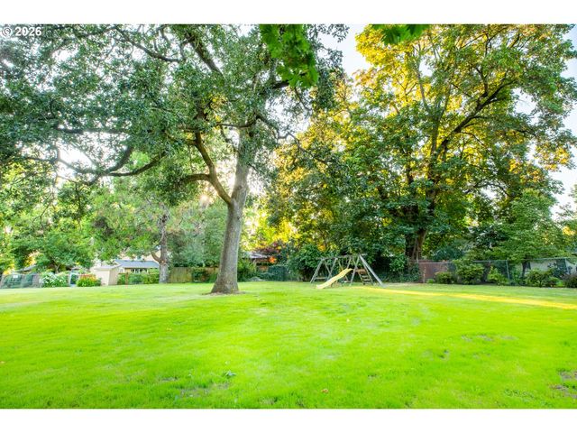 475 BANTON Ave, Eugene, OR 97404