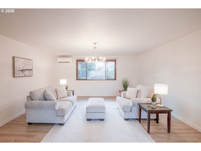 475 BANTON Ave, Eugene, OR 97404