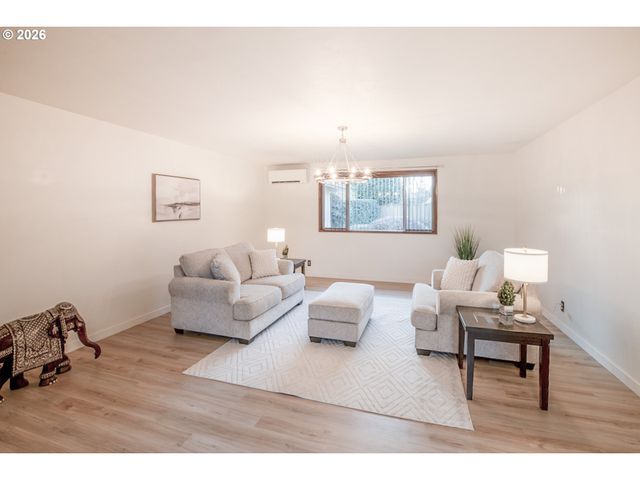 475 BANTON Ave, Eugene, OR 97404