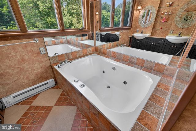 320 BARNESTON RD, Glenmoore, PA 19343