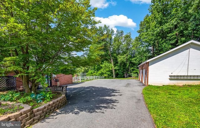 320 BARNESTON RD, Glenmoore, PA 19343