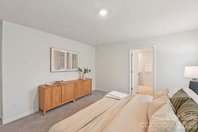 608 13th Avenue Drive NE, Hickory, NC 28601