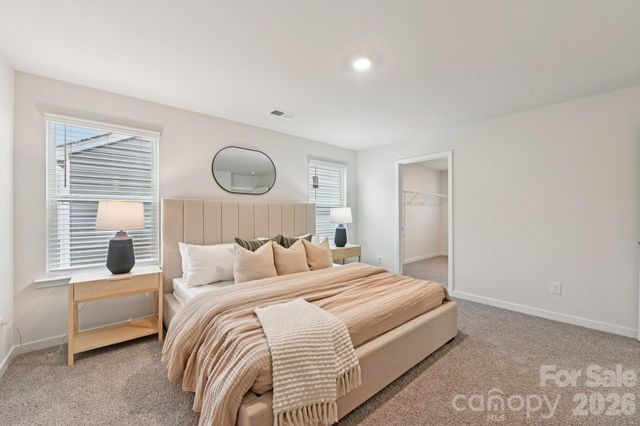 608 13th Avenue Drive NE, Hickory, NC 28601