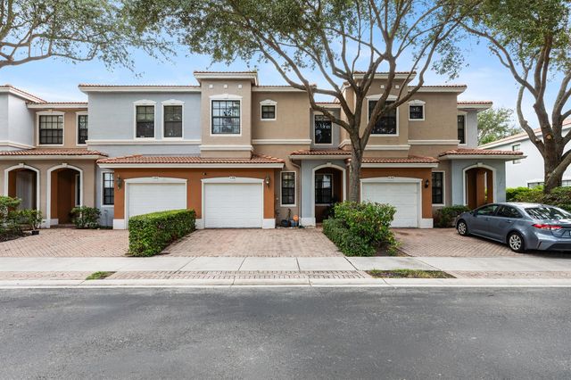 138 E Astor Circle, Delray Beach, FL 33484