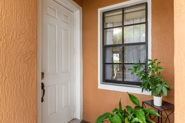138 E Astor Circle, Delray Beach, FL 33484