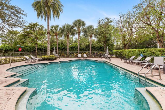 138 E Astor Circle, Delray Beach, FL 33484